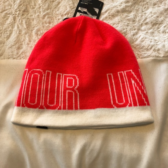 Under Armour Girls Beanie. BNWT. Reversible. - Picture 2 of 6